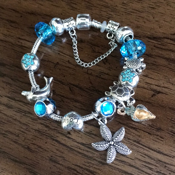 Other - 🐬 SALE 🐬 Girls Charm bracelet